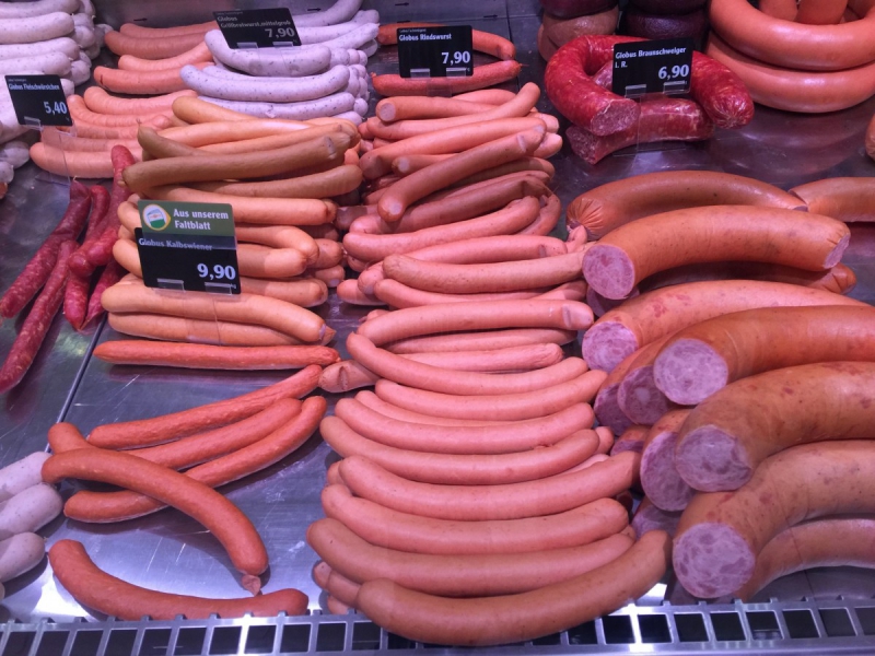 charcuterie-FALICON-min_sausages_meat_butchery-1069321